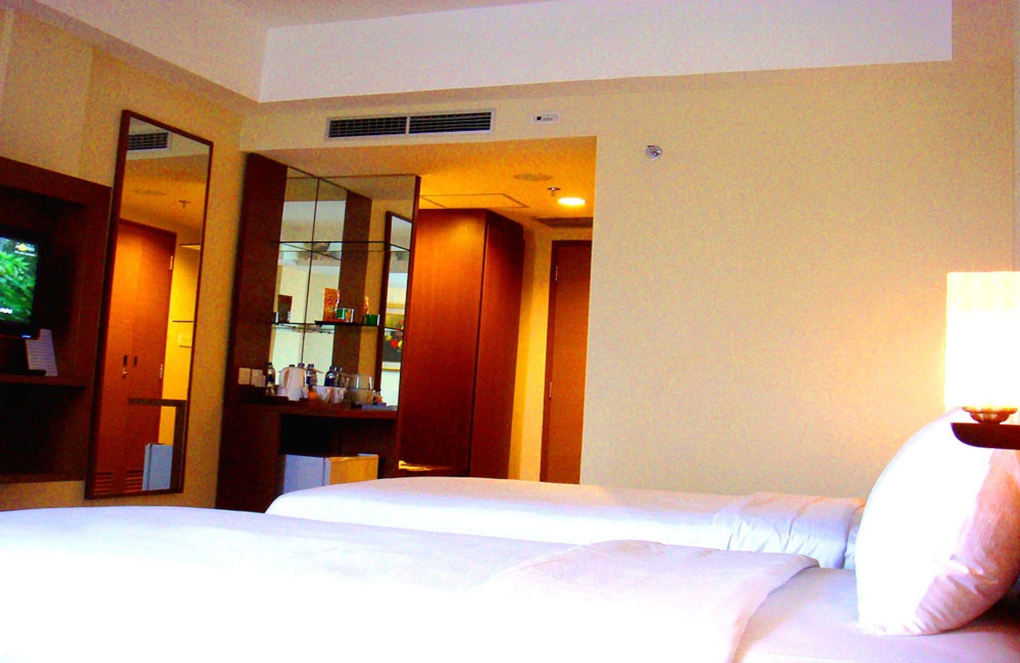 होटल Aston & Conference Center 4*