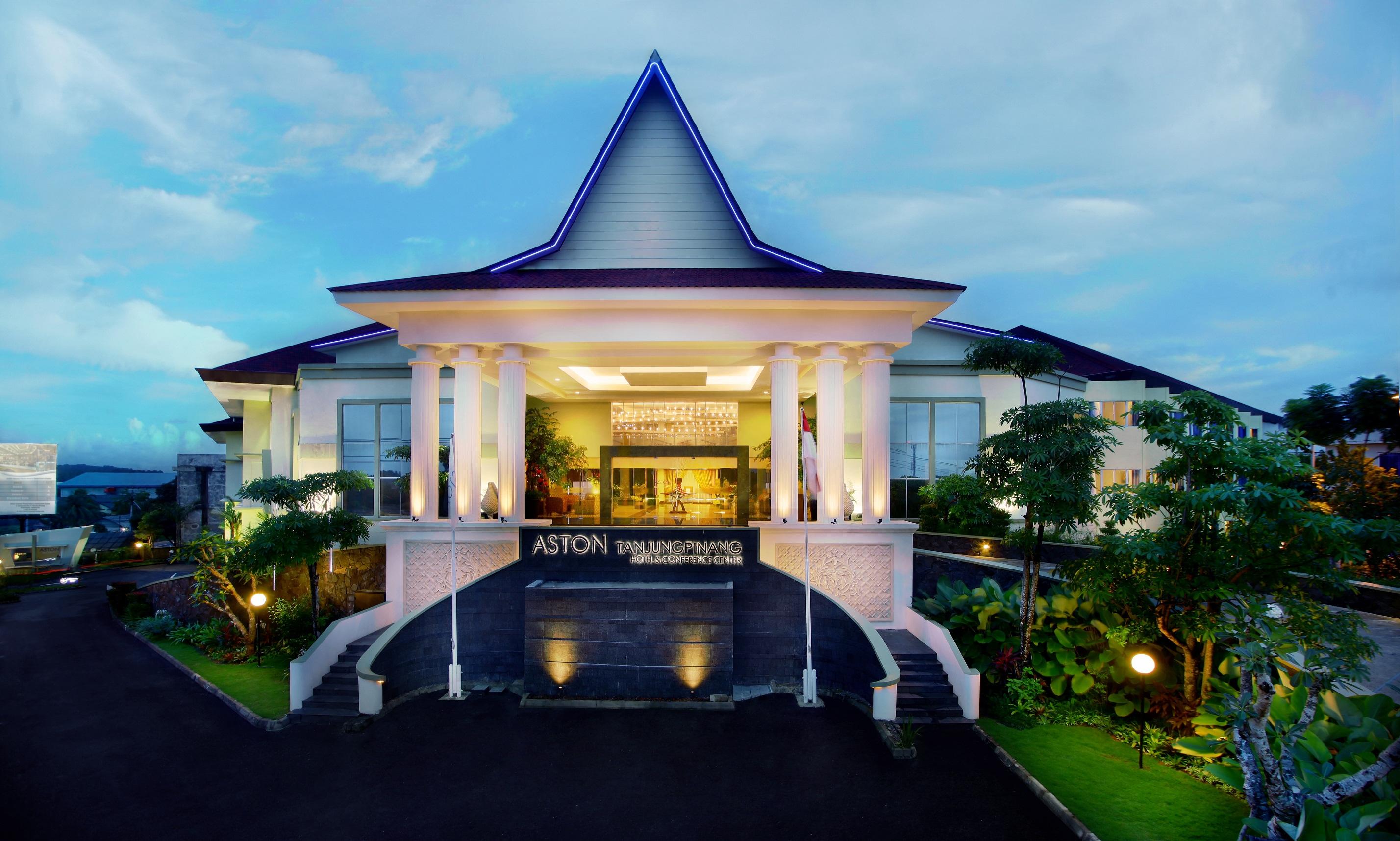 Aston & Conference Center