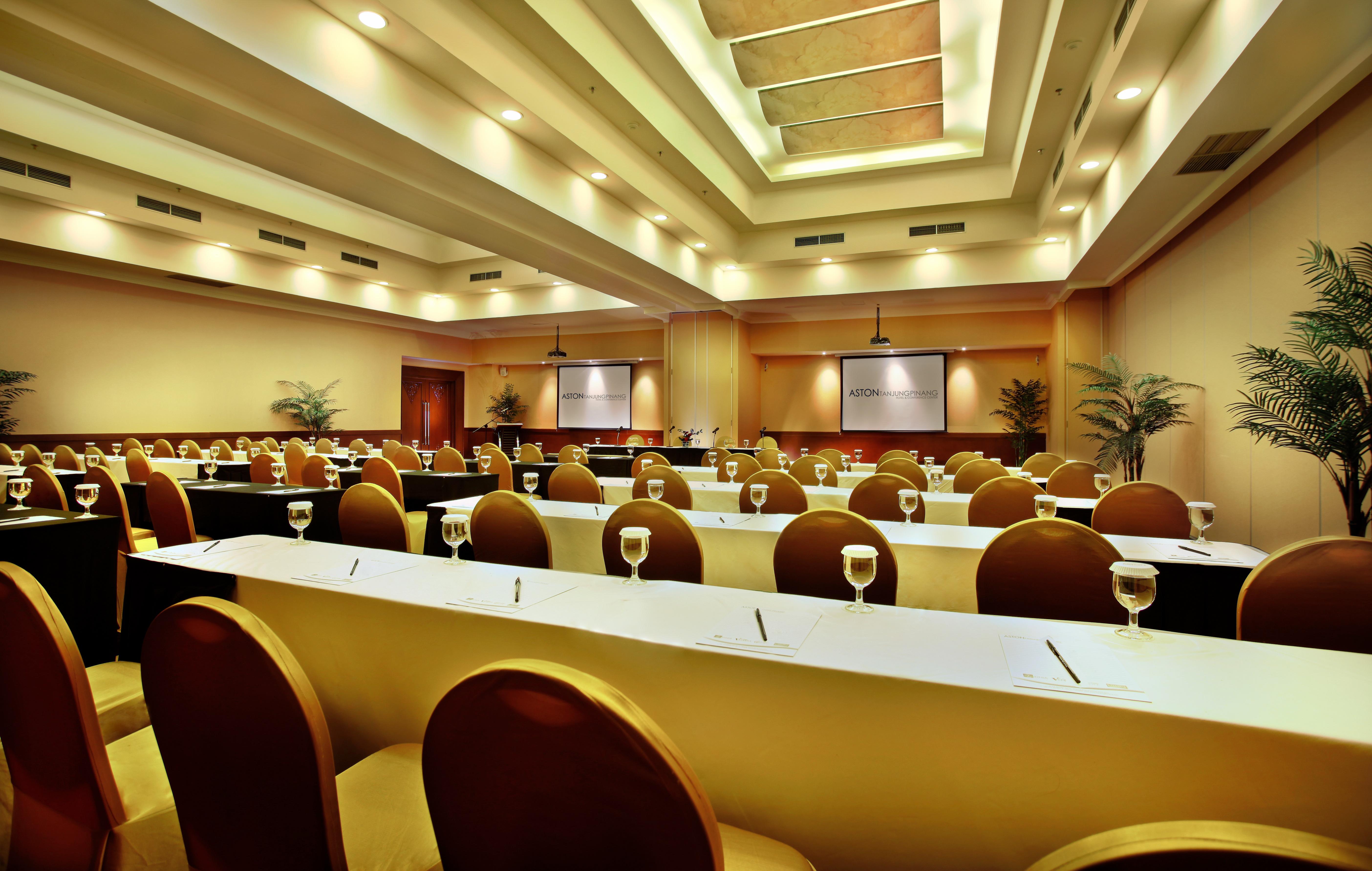 होटल Aston & Conference Center Tanjung Pinang