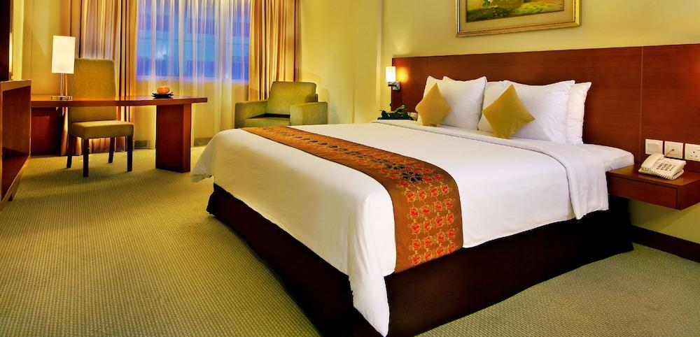 Hotel Aston & Conference Center