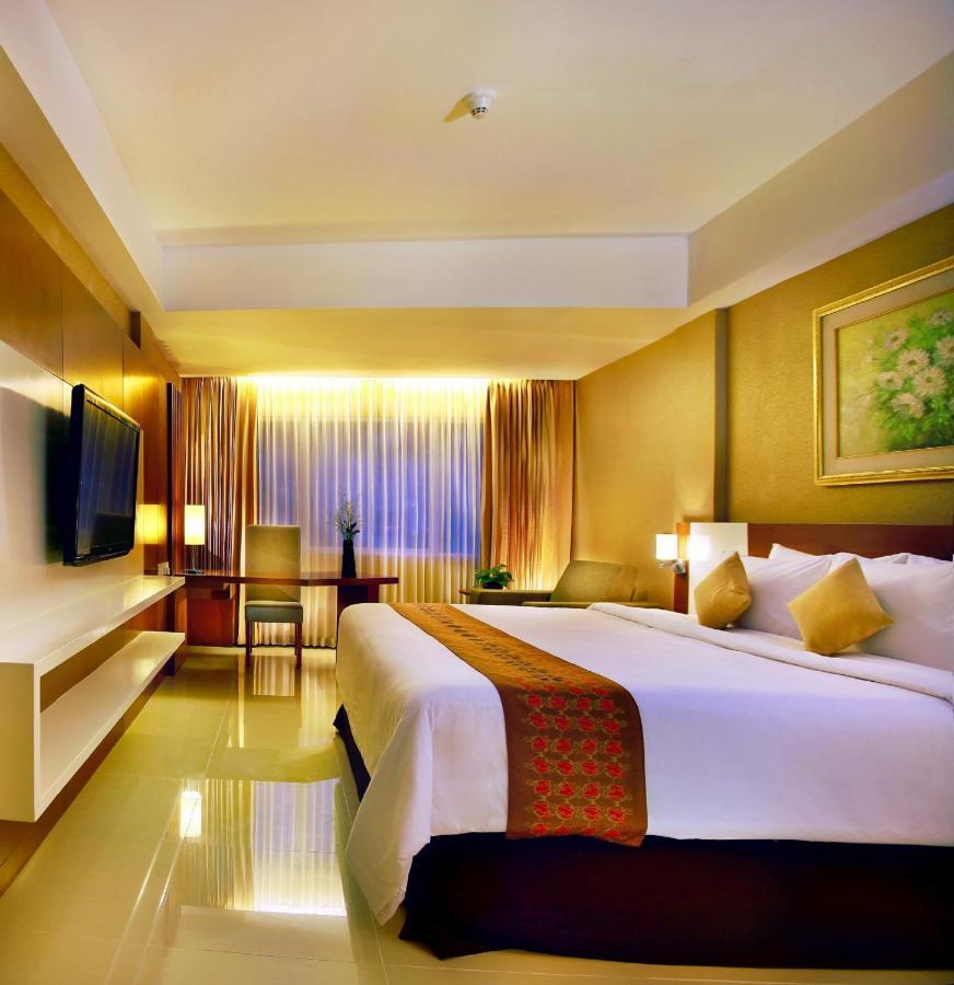 Aston & Conference Center Hotel 4*