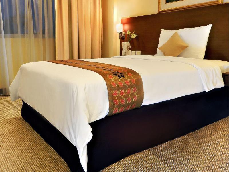 Aston & Conference Center Hotel 4*