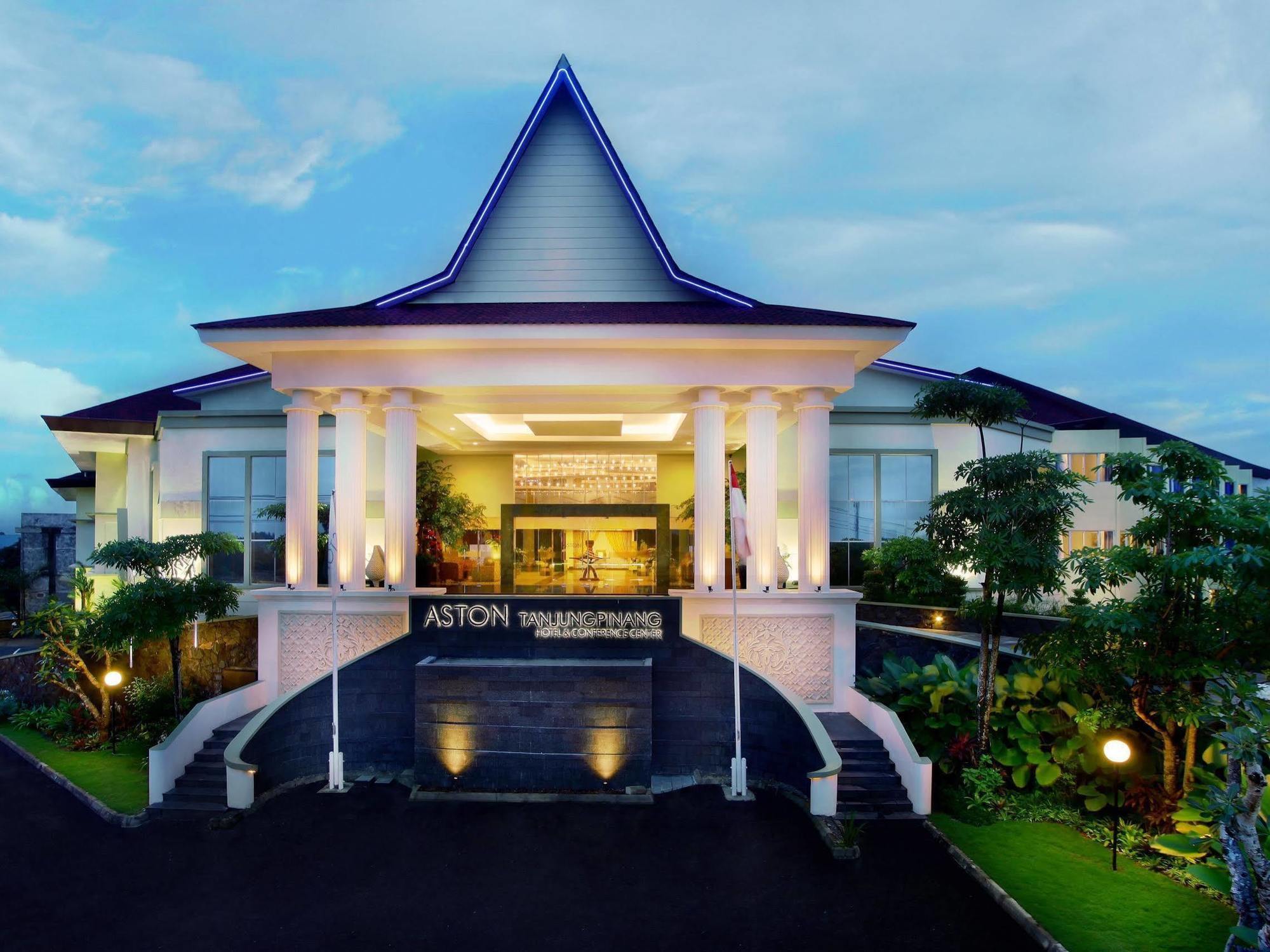 Aston & Conference Center होटल Tanjung Pinang
